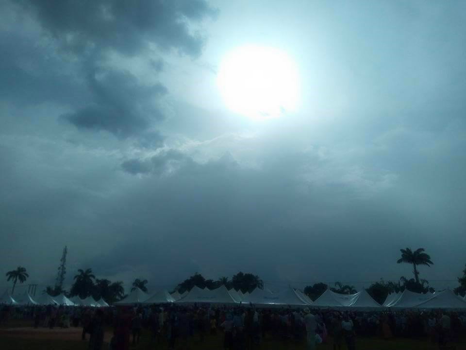 Slnko v nigerii pocas zazraku