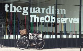 640px-The_Guardian_Building_Window_in_London.jpeg
