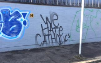 Anti-Catholic_graffiti_in_Scotland.jpg