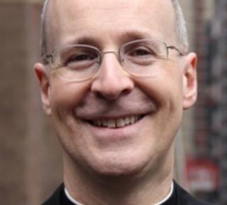 Kňaz-James-Martin-SJ-kritizuje-poľských-biskupov-za-ich-odpor-k-LGBT-BM-Cirkev-obr..jpg