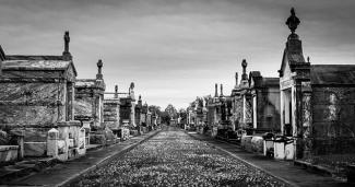 Metairie-Cemetery-in-New-Orleans.jpg