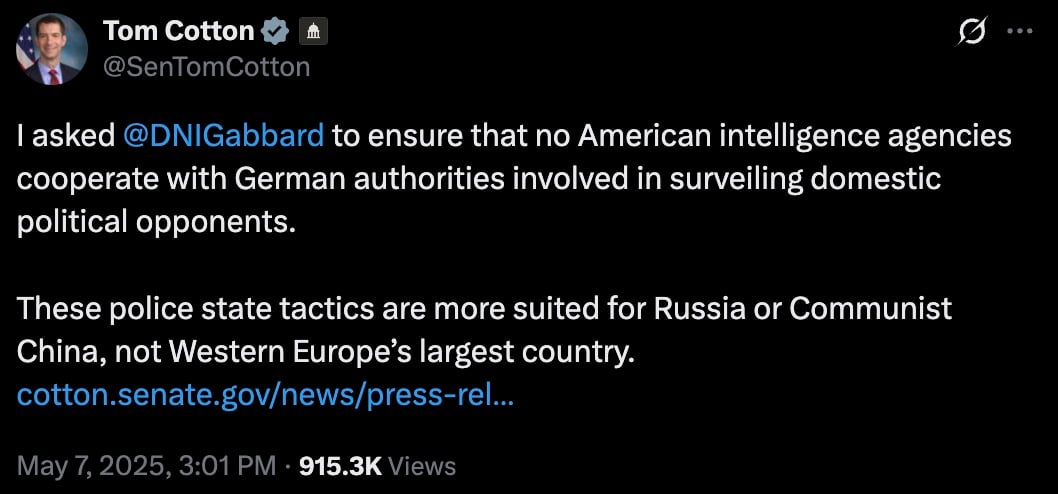Snímka obrazovky príspevku Toma Cottona (@SenTomCotton) na Twitteri, v ktorom vyjadril znepokojenie nad spoluprácou amerických spravodajských služieb s nemeckými úradmi pri sledovaní domácich politických oponentov, zo 7. mája 2025 o 15:01 s 915,3 tisíc zobrazeniami.