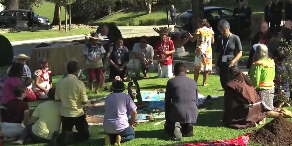 People_kneel_to_Pachamama_during_pagan_rite_in_Vatican_Gardens_prior_to_opening_of_Amazon_Synod__Oct._4__2019_1024_512_75_s_c1%5B1%5D%5B1%5D.jpg