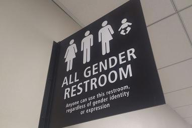 640px-All_gender_restroom_sign_San_Diego_airport.jpg