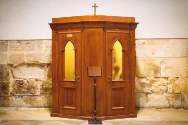 Confessional_Credit_Ivan_U_Shutterstock_CNA.jpg