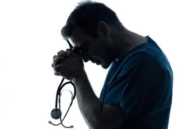 doctor_praying_810_500_75_s_c1.jpg