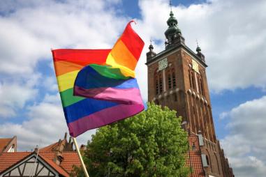 LGBT-flag-church-e1749548380839-810x500.jpeg