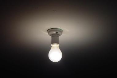 Light_bulb-810x500.jpg