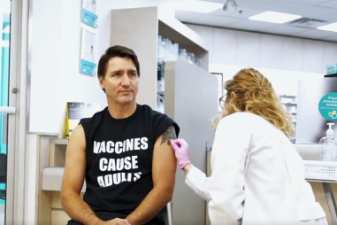 Trudeau-vaccine-booster-810x500.png