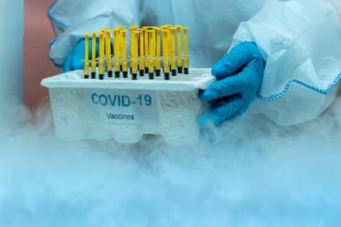 corona_vaccines_freezer-810x500.jpg