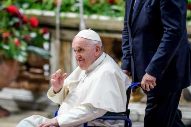 pope-wheelchair-e1710776335646-810x500.jpeg