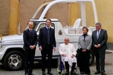 popemobile-810x500.jpg