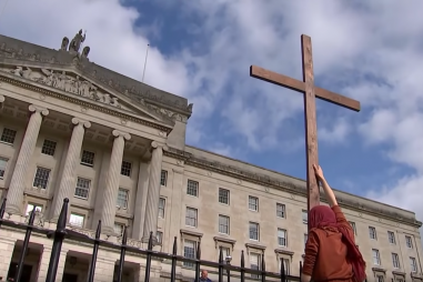 prayers_outside_stormont.png