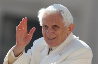 20180507T1141-0276-CNS-POPE-BENEDICT-POLITICS_800.jpg