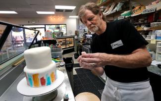 20180604T1215-17812-CNS-SCOTUS-RELIGION-CAKE.jpg