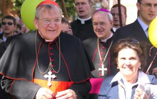 Cardinal_Raymond_Burke_Rome_March_for_Life_2017.jpg