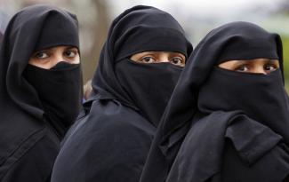 Muslim_women.jpg