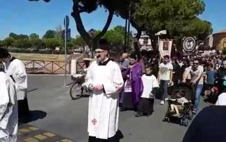 Rosary_march_in_Rimini__Italy.jpg