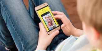 Snapchat_used_by_teen_boy_1024_512_75_s_c1.jpg