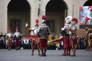 Swiss_Guard_swearing_in_May_6_2016_Daniel_Ibanez_CNA.jpg