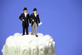 homosexual_wedding_cake.jpg