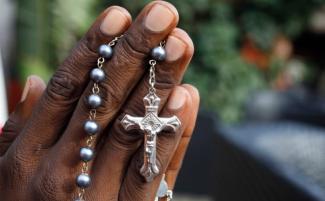 African-with-rosary-810x500.jpg