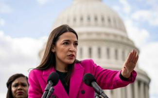 Alexandria-Ocasio-Cortez-e1745859957130-810x500.jpeg