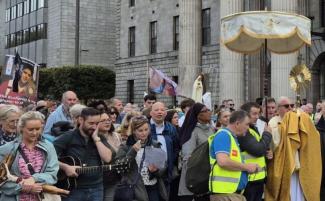 Dublin-procession-810x500.jpeg