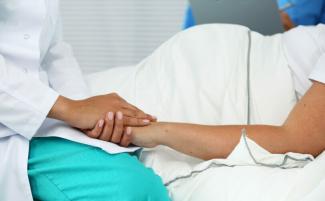 Pregnant-woman-in-hospital-scaled-e1747421939178-810x500.jpg