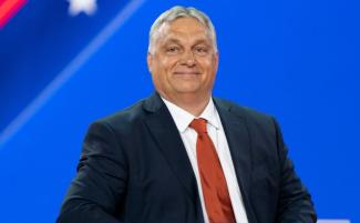 Victor-Orban-smiling-810x500.jpg