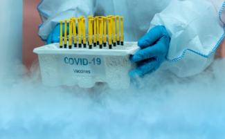 corona_vaccines_freezer-810x500.jpg