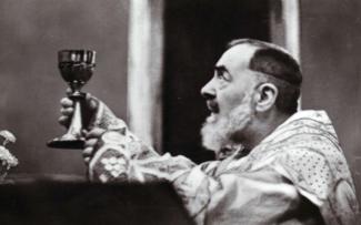 padre-pio-eucharist.jpg