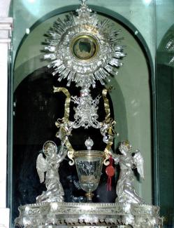 web-lanciano-italy-eucharistic-miracle-eucharist-body-and-blood-real-presence-pd.jpg